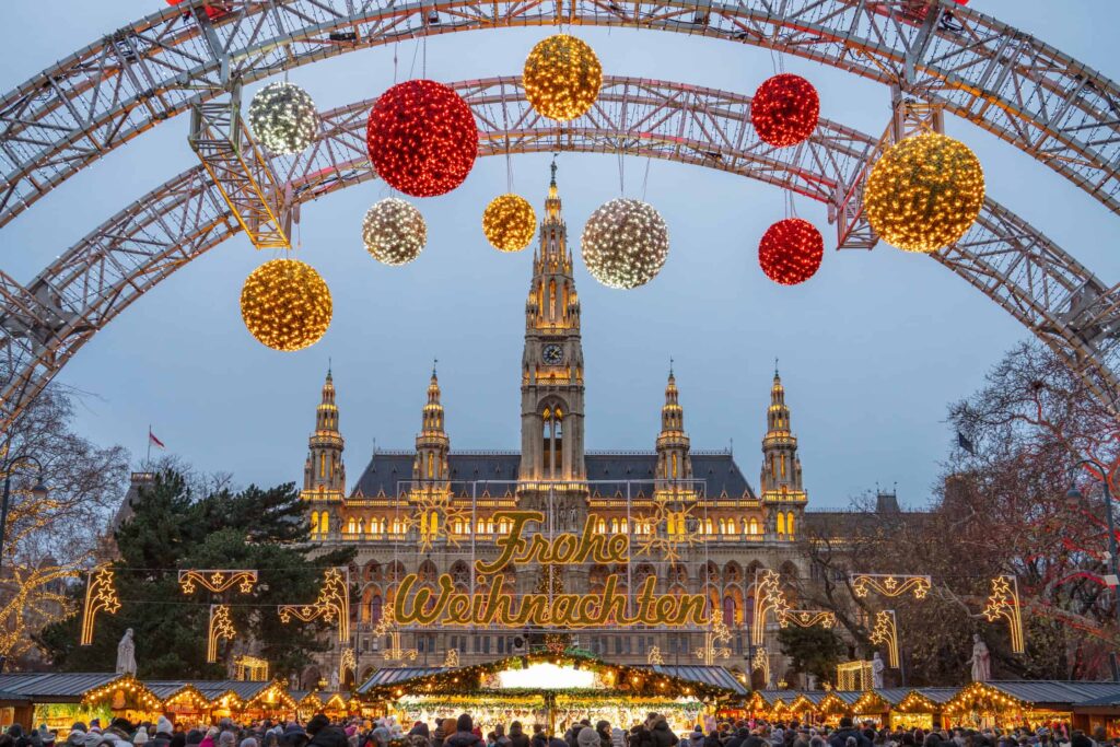 Visiting the Vienna Christmas Markets Le Long Weekend