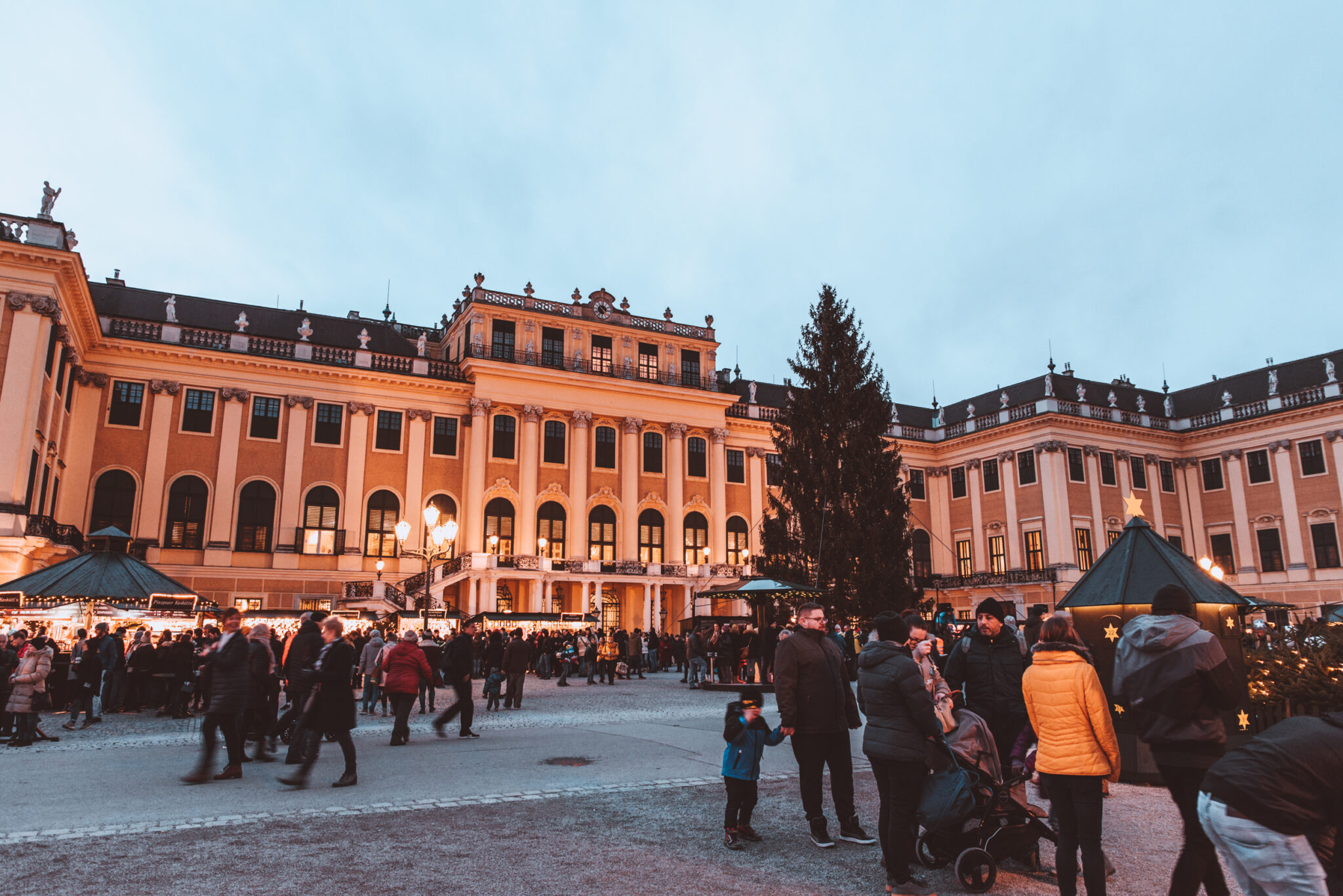 Visiting the Vienna Christmas Markets Le Long Weekend