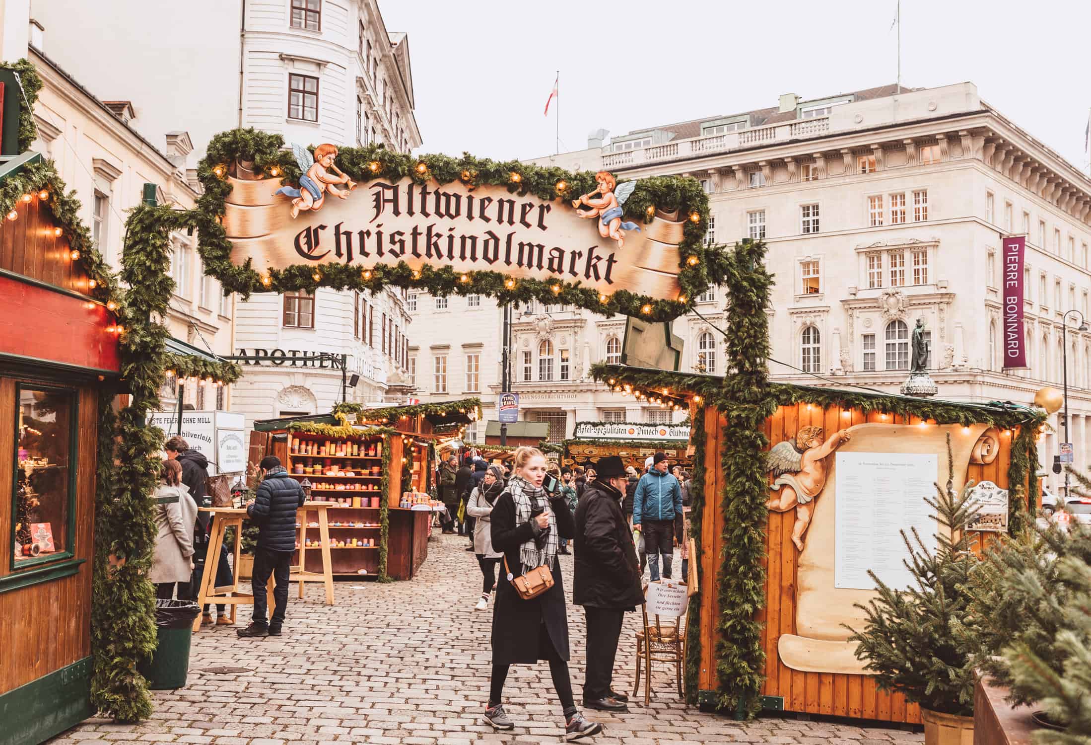 Visiting the Vienna Christmas Markets - Le Long Weekend